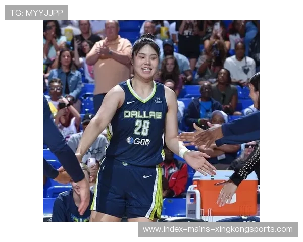 WNBA女将底角三分稳稳命中吹响反攻