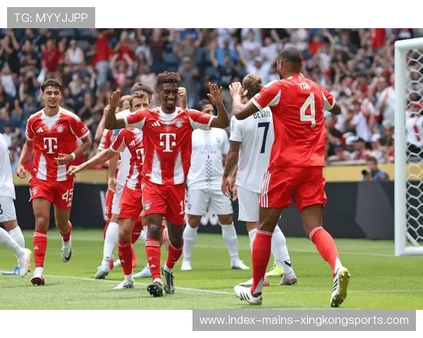 拜仁莱万点球冷静罚入主场气氛炸裂