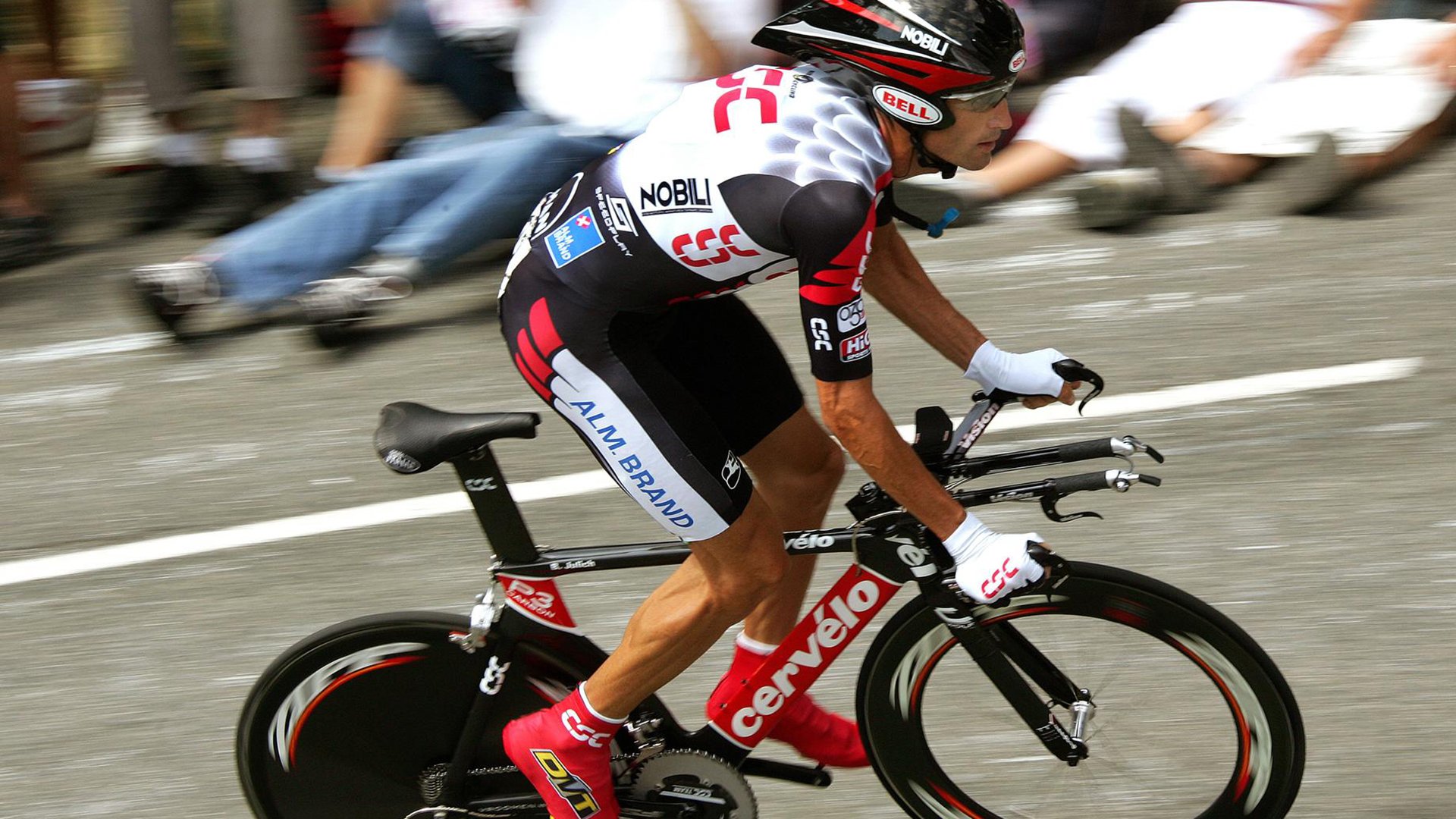 国际动漫城市路跑 coser用脚步解锁每个场景